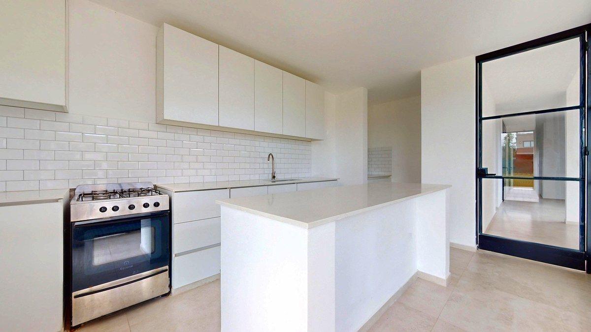 Foto de CASA EN VENTA EL QUIMILAR TRES DORMITORIOS PILETA, imagen 3