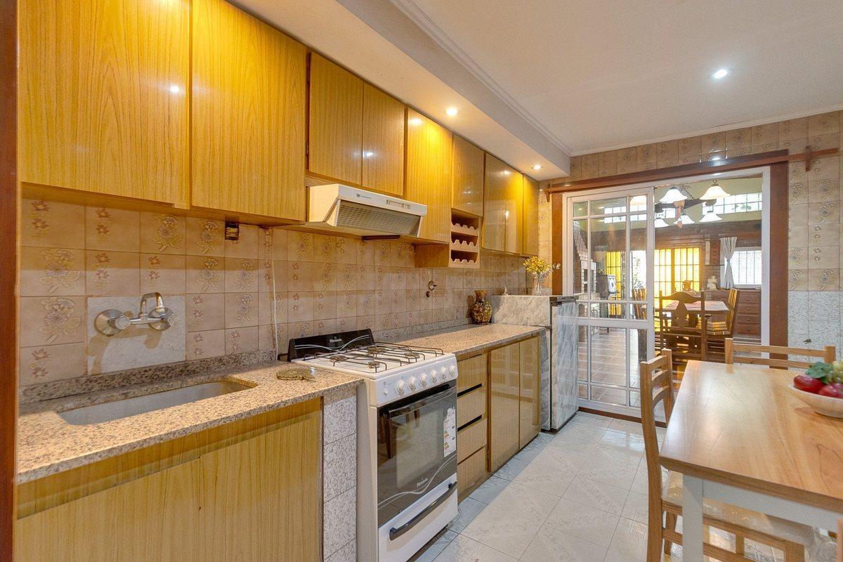 Foto de CASA EN VENTA LA PLATA 3 DORMITORIOS COCHERA, imagen 3