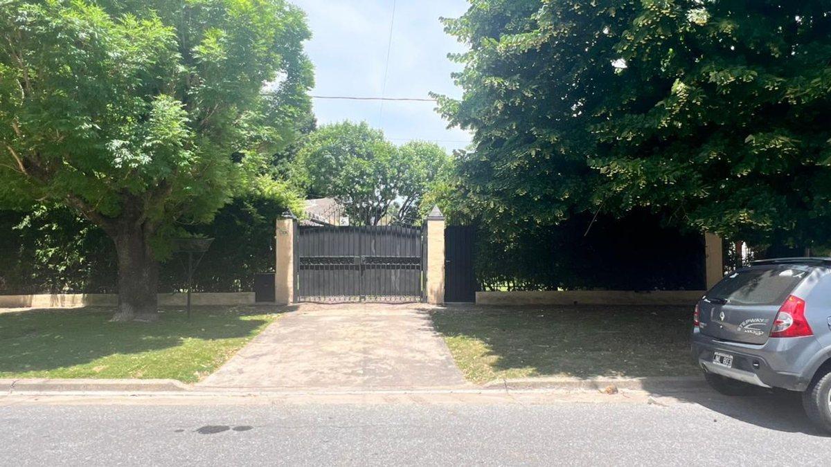 Foto de CASA EN VENTA GONNET CASTELLS QUINCHO Y PILETA, imagen 1
