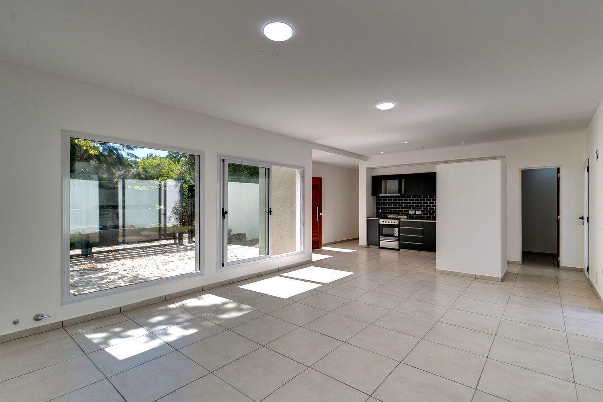 Foto de Casa en venta City Bell. 3 dormitorios. A estrenar, imagen 3