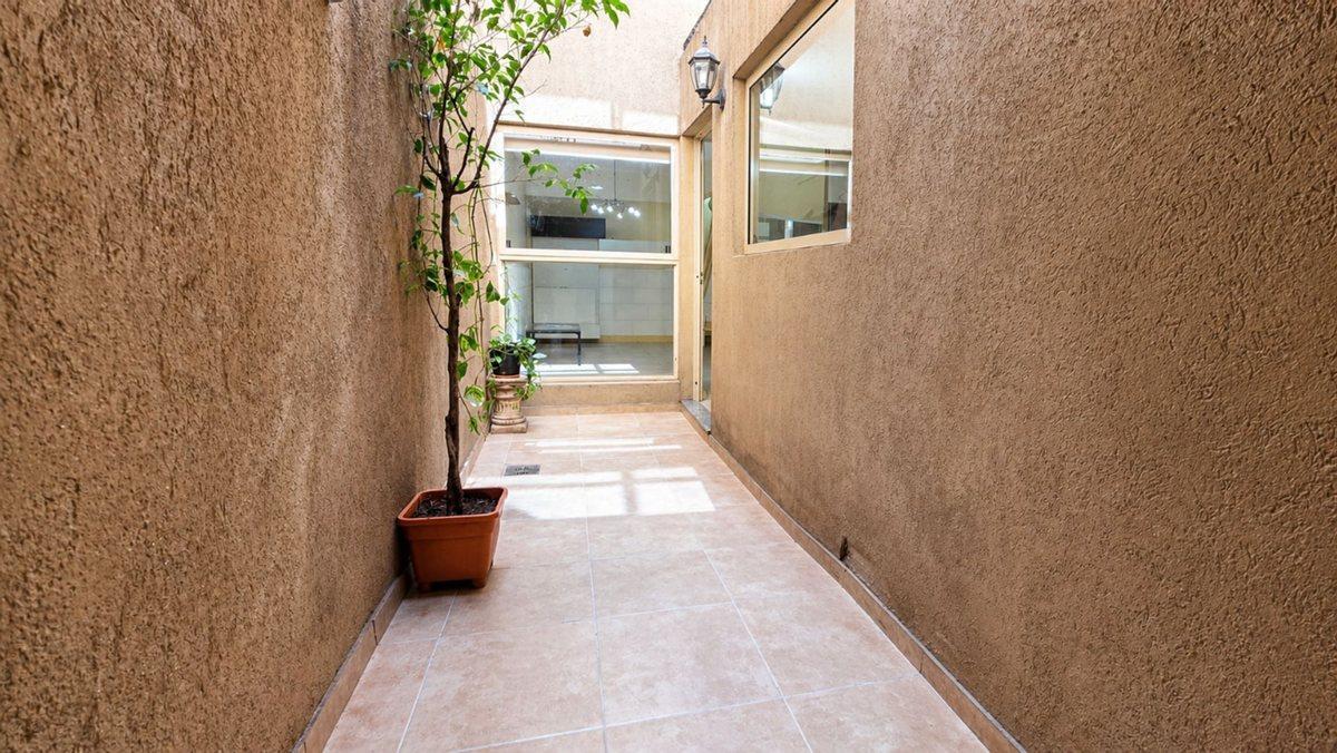 Foto de DEPARTAMENTO DÚPLEX EN VENTA FLORES 2 AMBIENTES, imagen 5