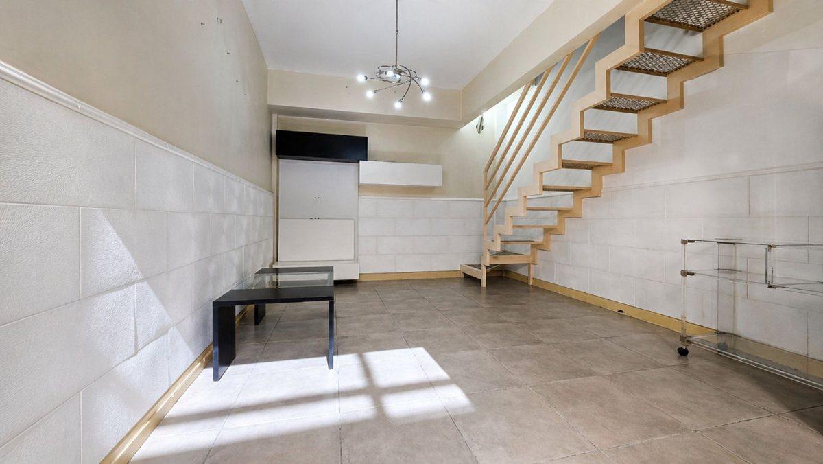 Foto de DEPARTAMENTO DÚPLEX EN VENTA FLORES 2 AMBIENTES, imagen 1