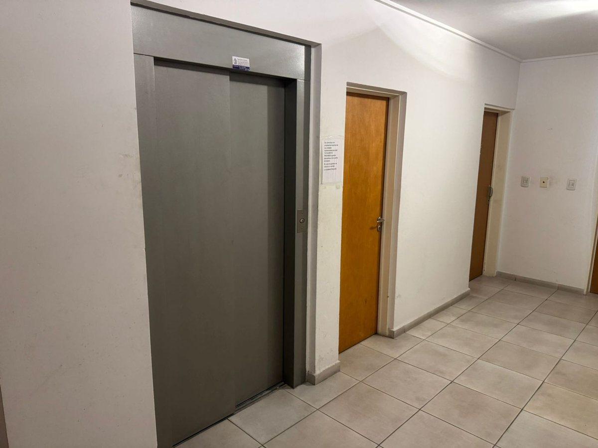 Foto de OFICINA EN VENTA LA PLATA CENTRO, imagen 3