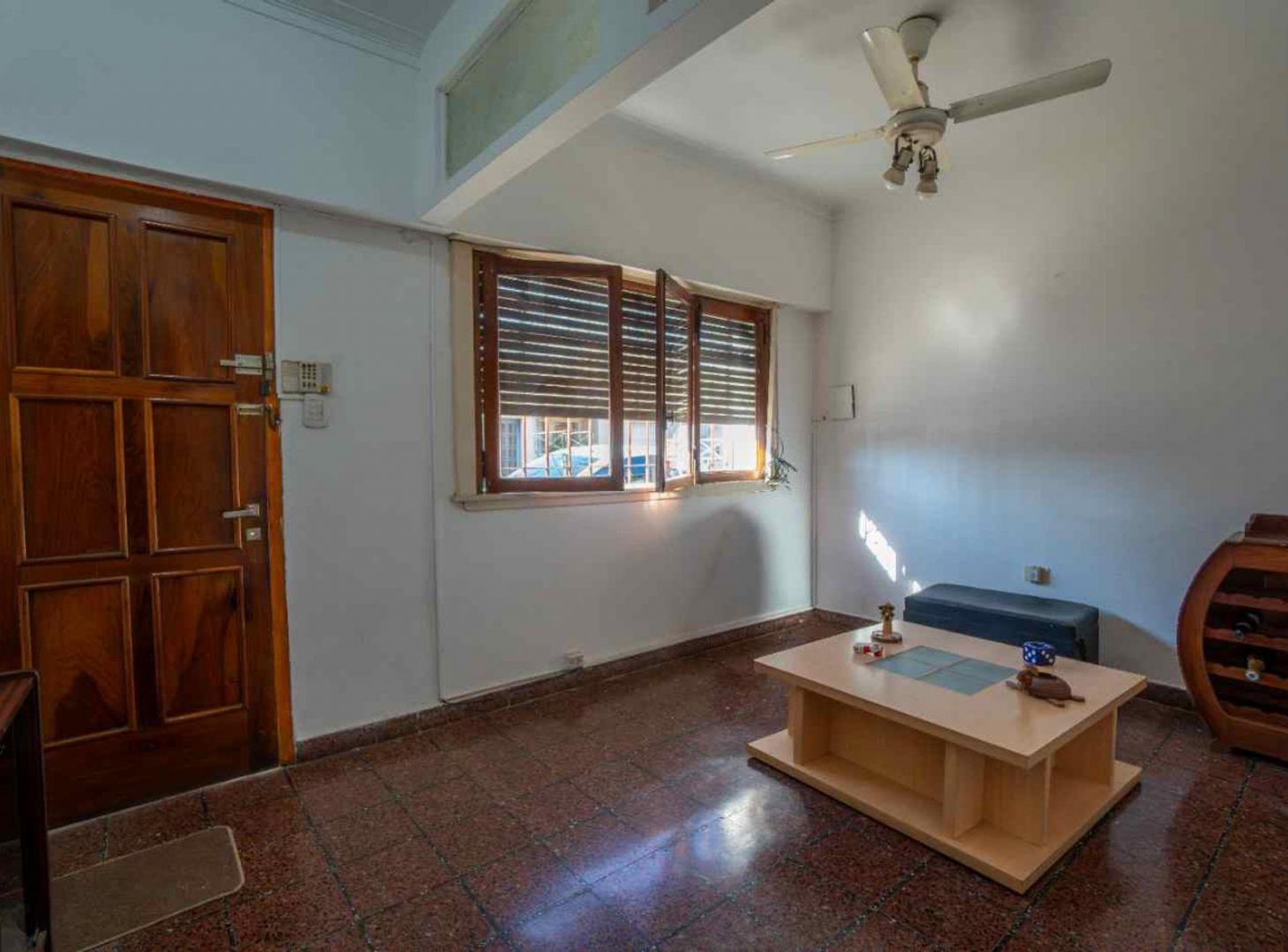 Foto de CASA EN VENTA RINGUELET 3 DORMITORIOS COCHERA, imagen 2