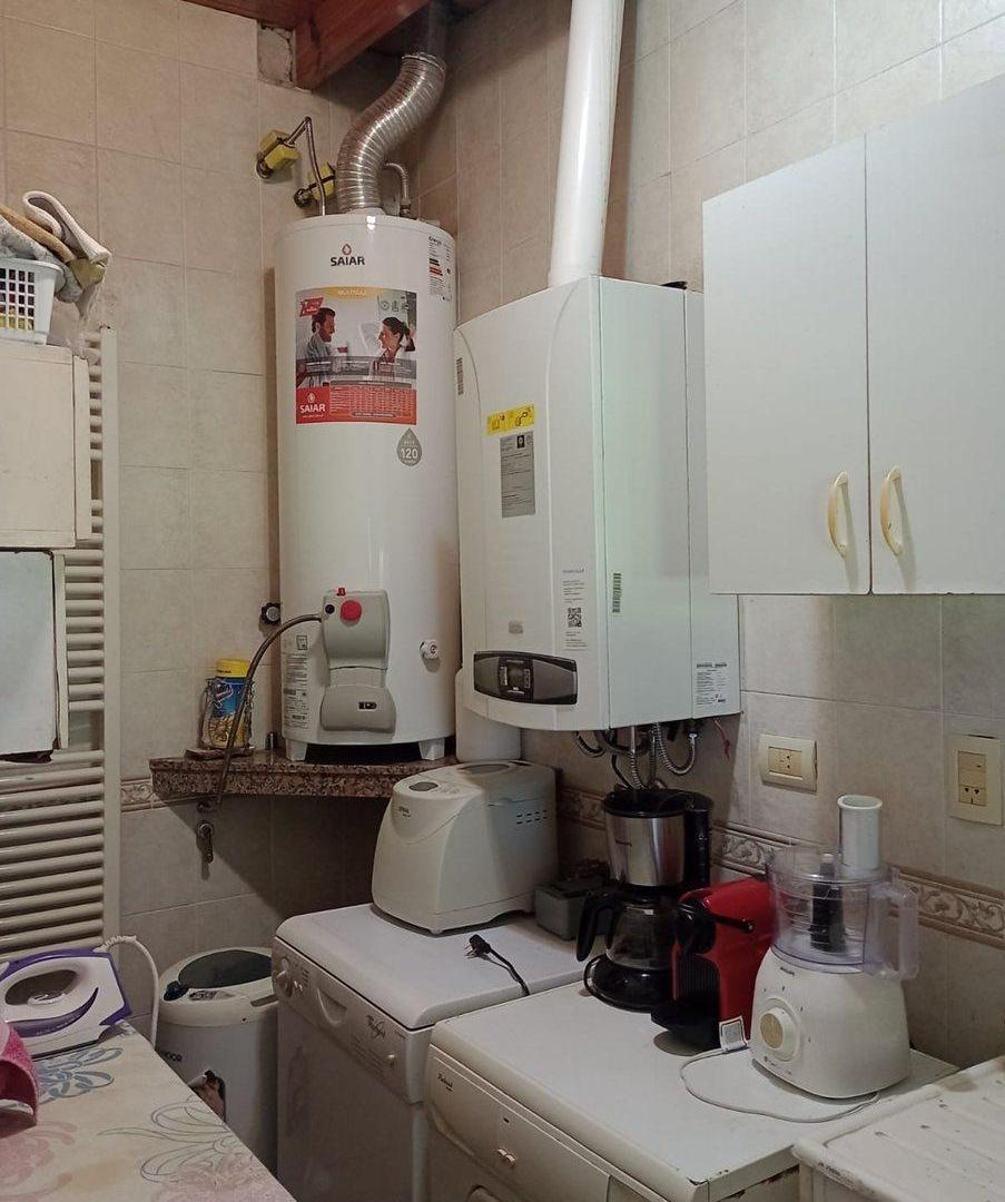 Foto de CASA VENTA LA PLATA 4 DORMITORIOS COCHERA PARQUE, imagen 5