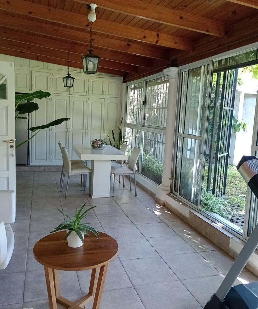 Foto de CASA VENTA LA PLATA 4 DORMITORIOS COCHERA PARQUE, imagen 1