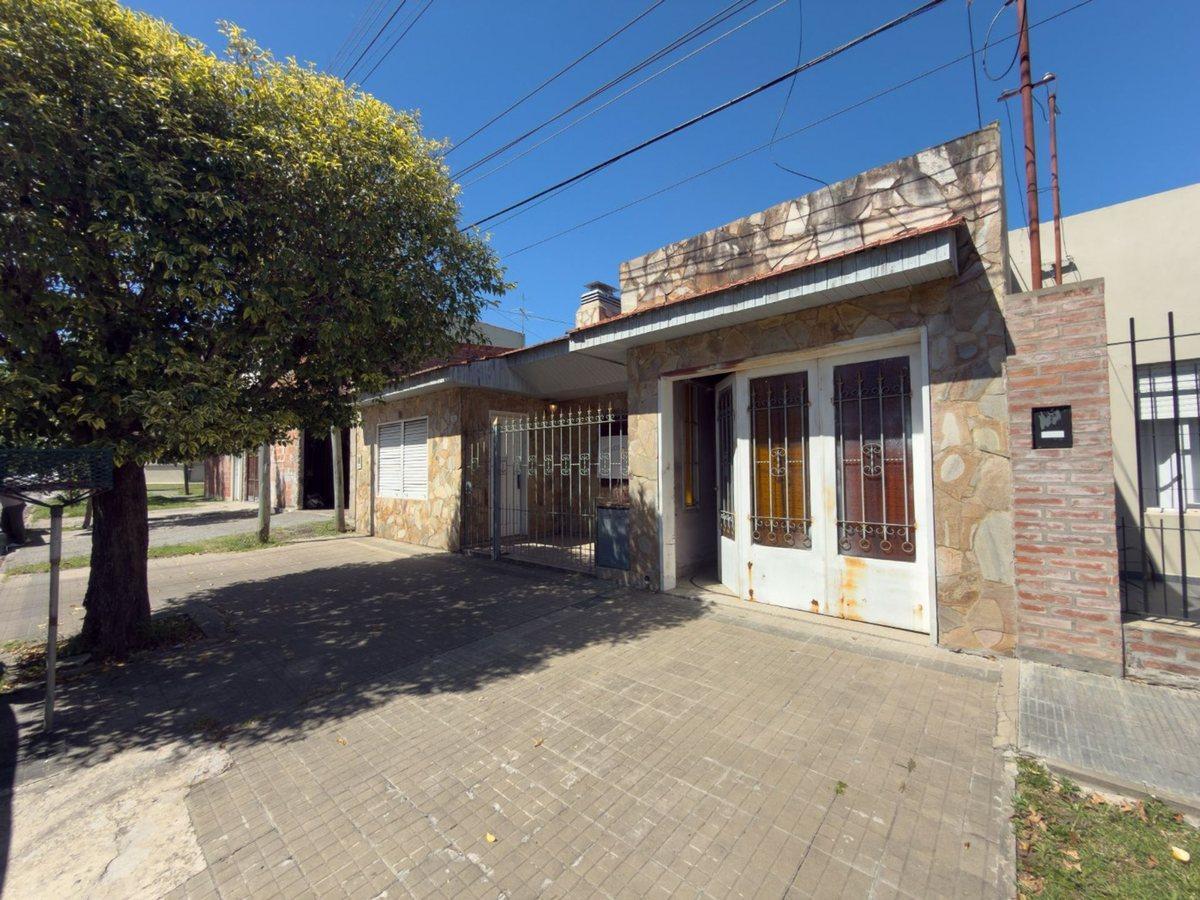 Foto de CASA EN VENTA LA PLATA 2 DORMITORIOS, imagen 4