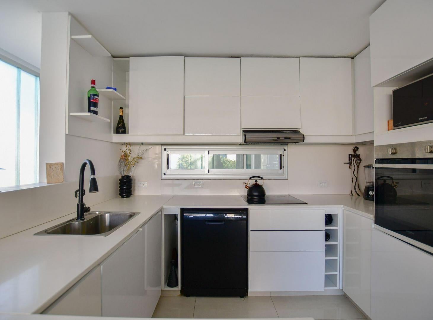 Foto de CASA VENTA BARRIO PRIVADO LA PLATA 4 DORMITORIOS, imagen 3