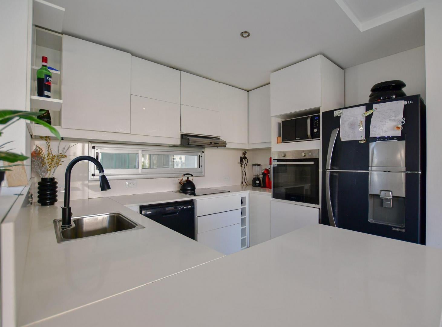 Foto de CASA VENTA BARRIO PRIVADO LA PLATA 4 DORMITORIOS, imagen 2