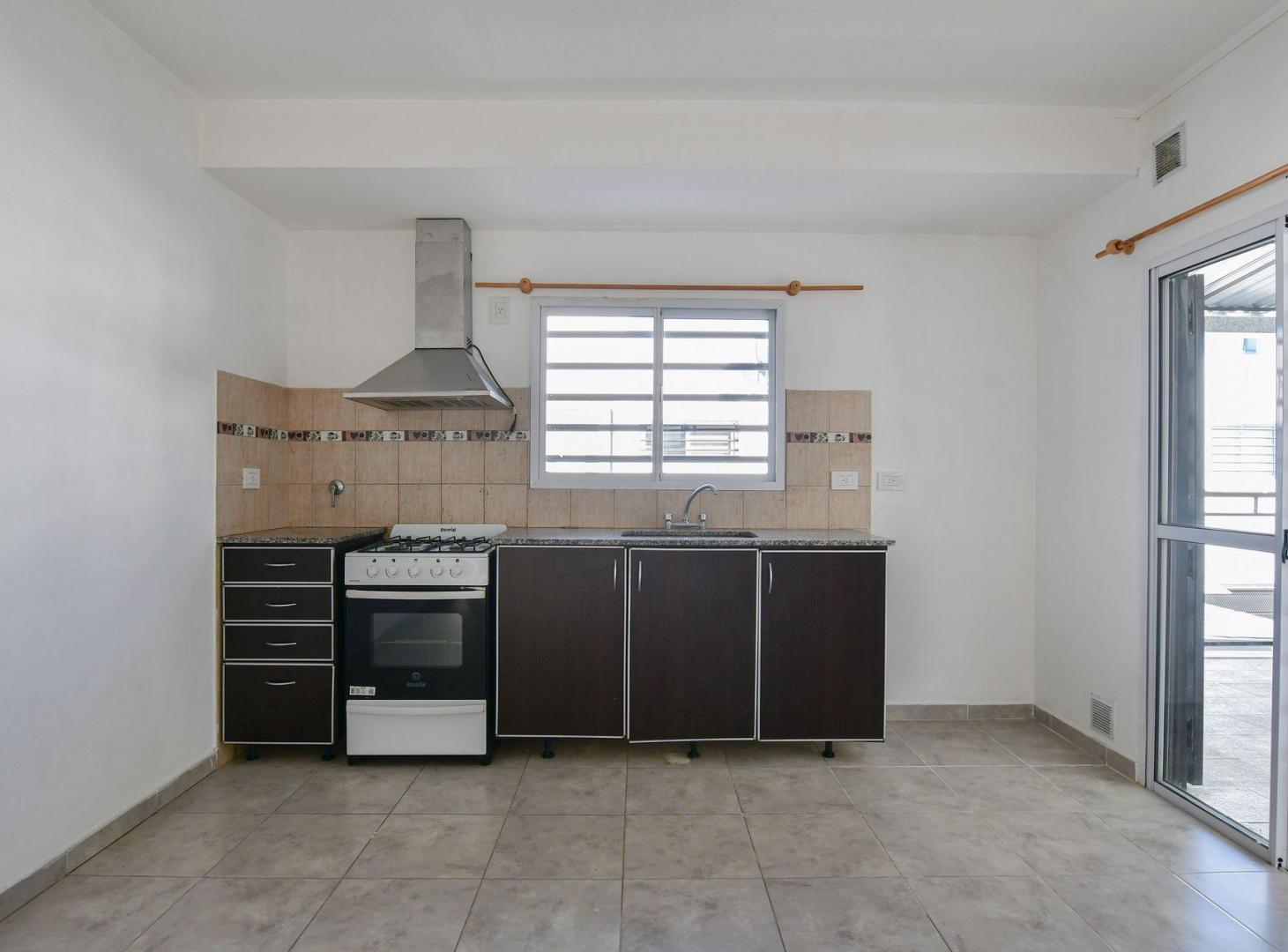 Foto de DEPARTAMENTO EN VENTA EN LA PLATA CON COCHERA, imagen 1