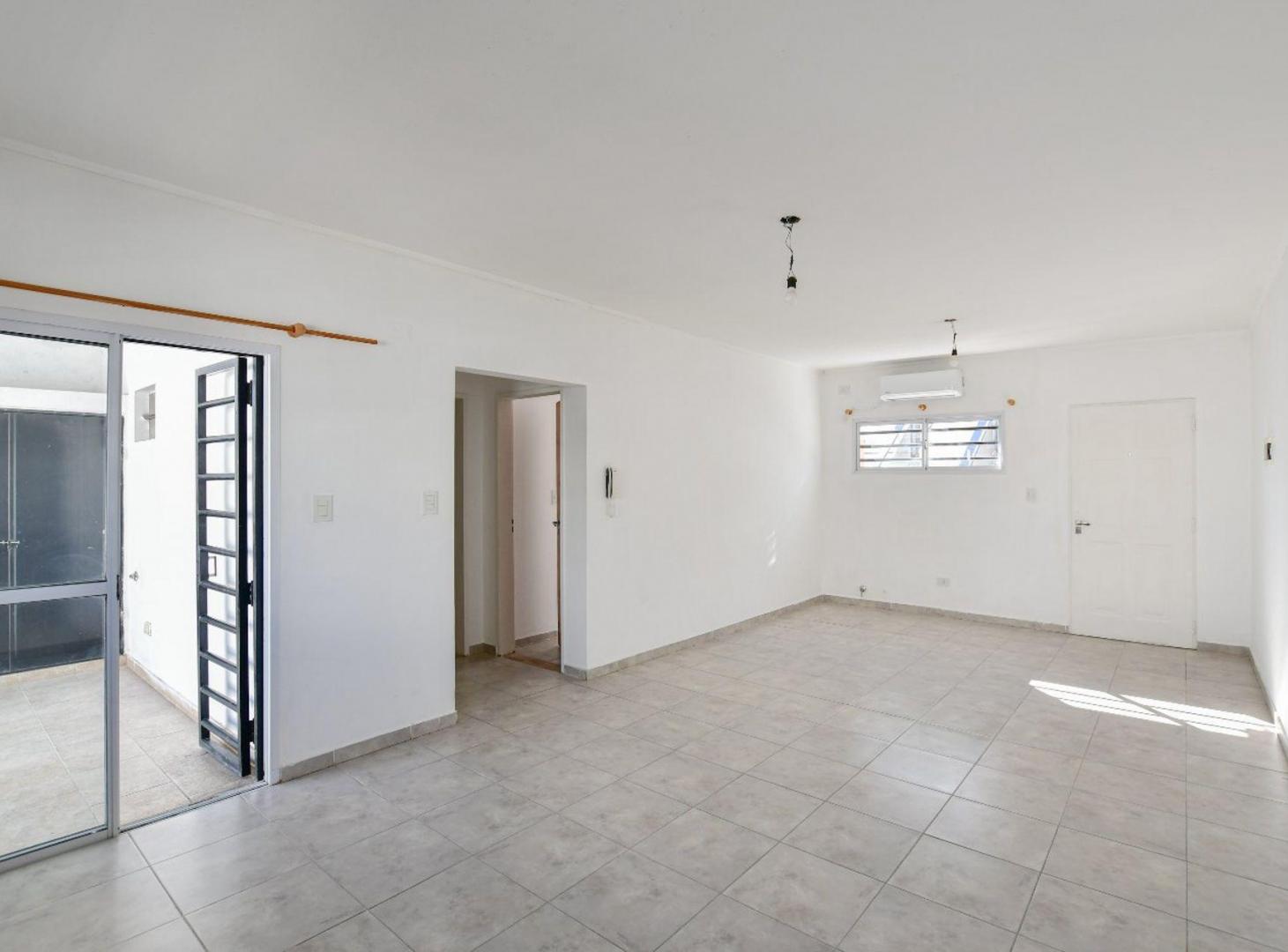 Foto de DEPARTAMENTO EN VENTA EN LA PLATA CON COCHERA, imagen 3