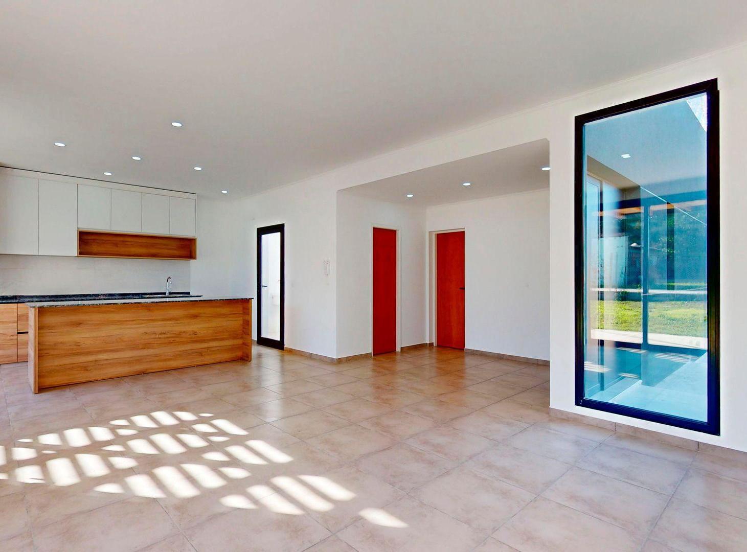Foto de CASA EN VENTA CITY BELL DE 2 DORMITORIOS, imagen 2