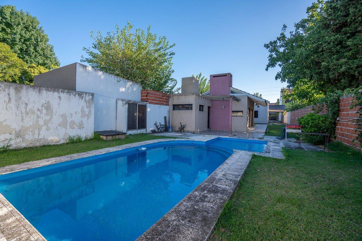 Foto de CASA EN VENTA LA PLATA 3 DORMITORIOS PILETA PARQUE, imagen 5