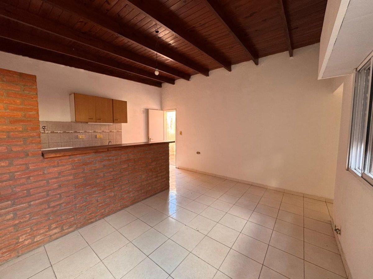 Foto de DEPARTAMENTO VENTA BERISSO 1 DORMITORIO 2 PATIOS, imagen 1