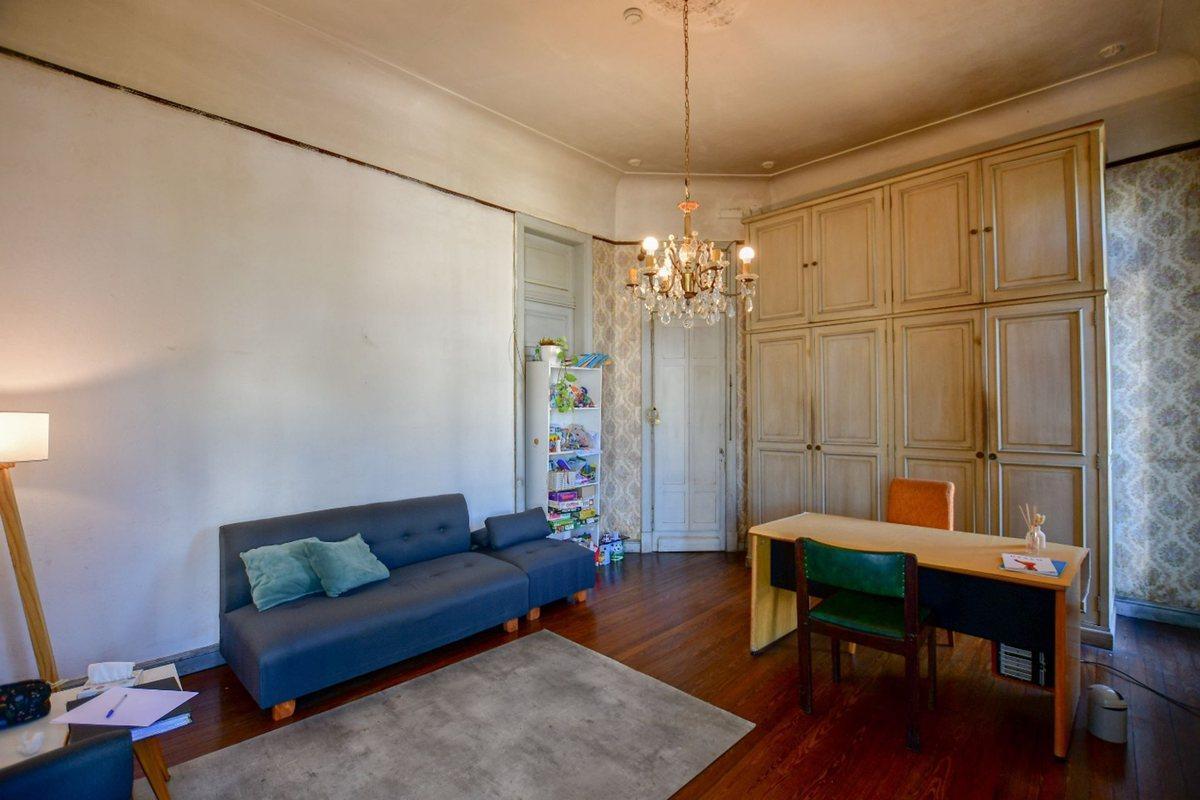 Foto de CASONA EN VENTA LA PLATA APTO COMERCIAL, imagen 5