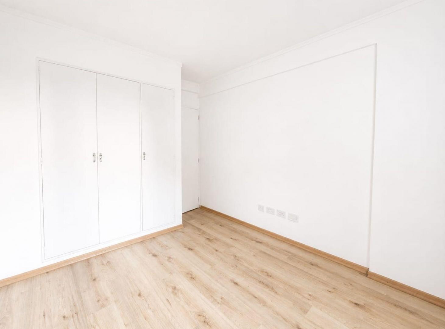 Foto de DEPARTAMENTO EN VENTA LA PLATA 1 DORMITORIO PATIO, imagen 4