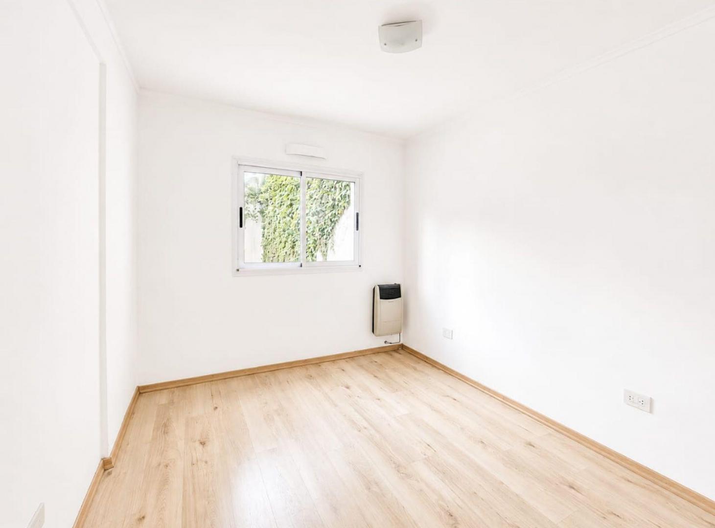 Foto de DEPARTAMENTO EN VENTA LA PLATA 1 DORMITORIO PATIO, imagen 3