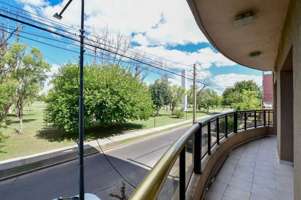 Foto de DEPARTAMENTO VENTA LA PLATA PARQUE ALBERTI FRENTE, imagen 3