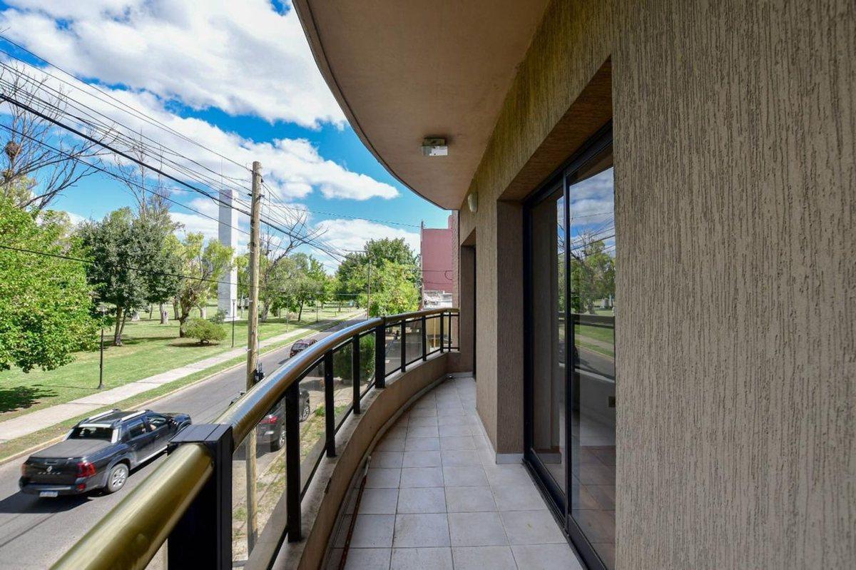 Foto de DEPARTAMENTO VENTA LA PLATA PARQUE ALBERTI FRENTE, imagen 4