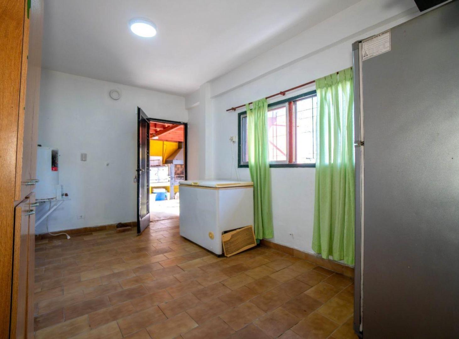 Foto de Casa en venta La Hermosura. 2 dormitorios y parque, imagen 3