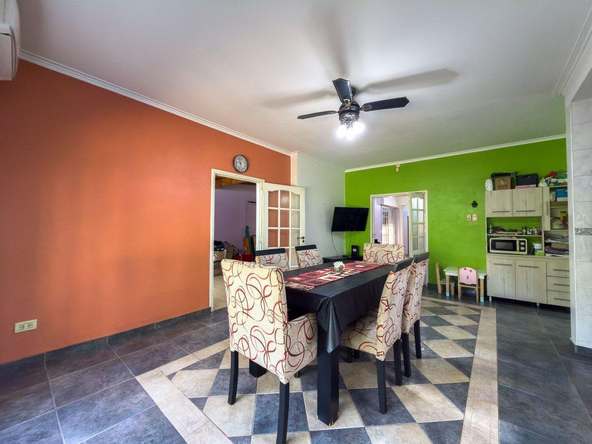 Foto de CASA EN VENTA LA PLATA 2 DORMITORIOS Y PARQUE, imagen 4
