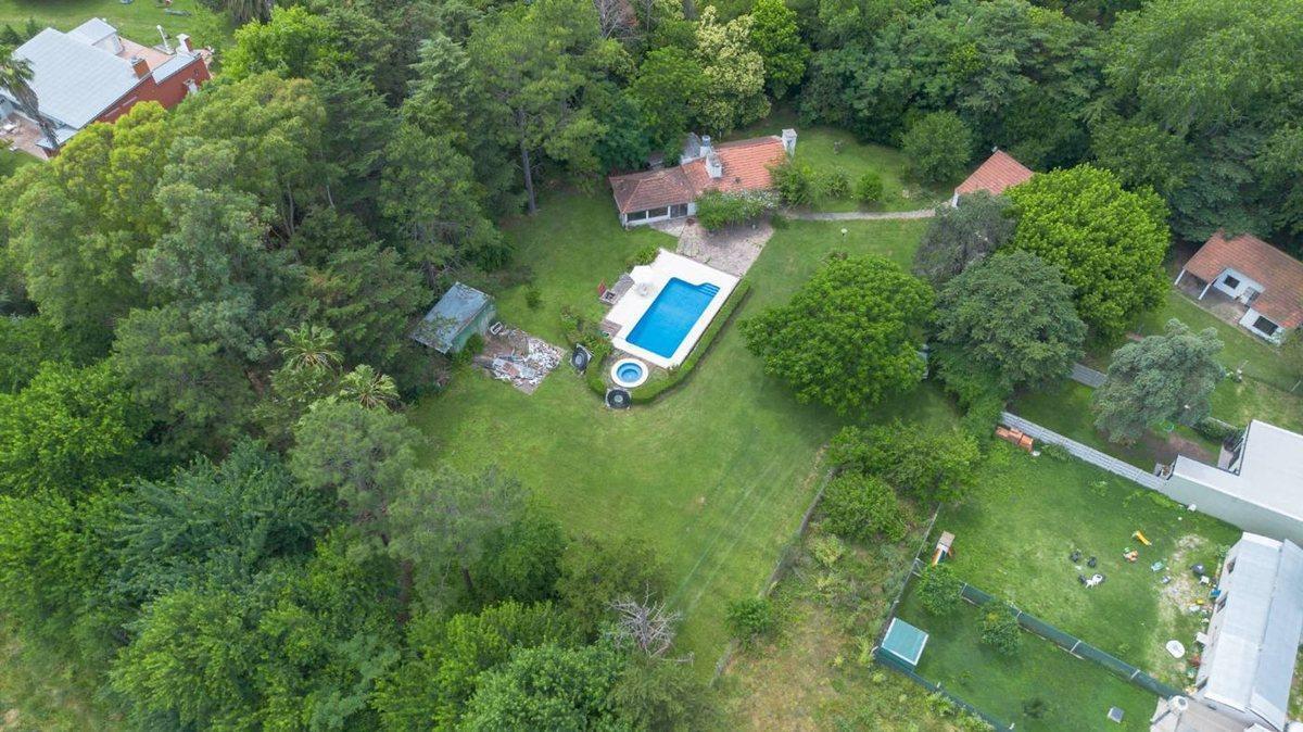 Foto de CASA QUINTA EN VENTA SICARDI 2 DORMITORIOS PILETA, imagen 5