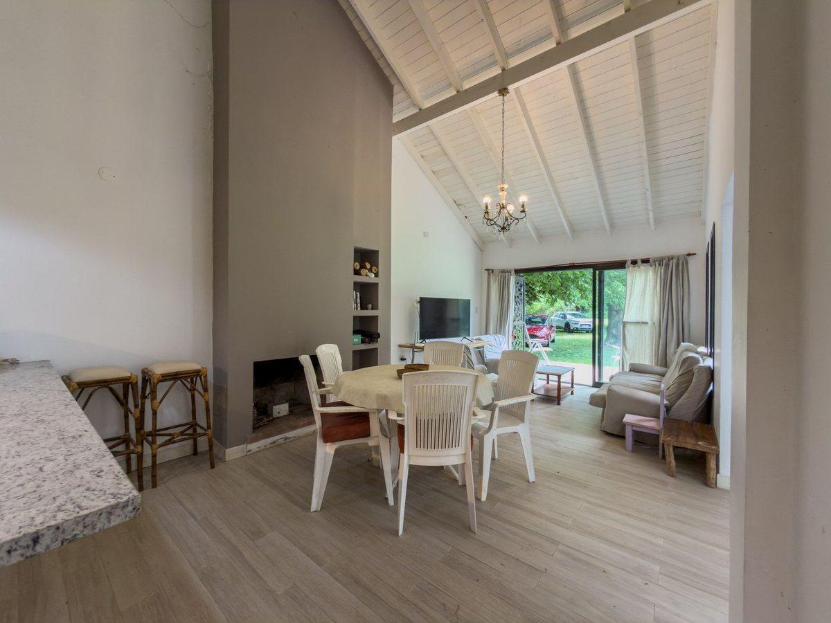Foto de CASA QUINTA EN VENTA SICARDI 2 DORMITORIOS PILETA, imagen 4