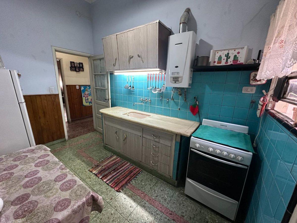 Foto de CASA PARA 2 FAMILIAS EN VENTA LANUS COCHERA JARDIN, imagen 5