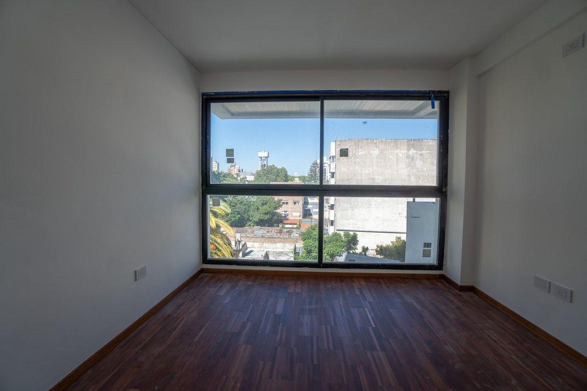 Foto de DEPARTAMENTO VENTA LA PLATA 1 DORMITORIO COCHERA, imagen 4