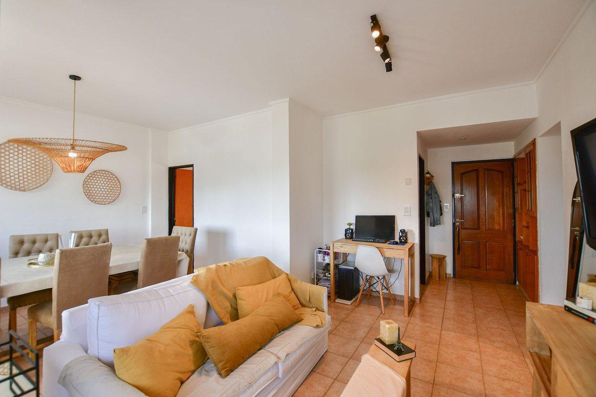 Foto de DEPARTAMENTO VENTA LA PLATA 2 DORMITORIOS COCHERA, imagen 1