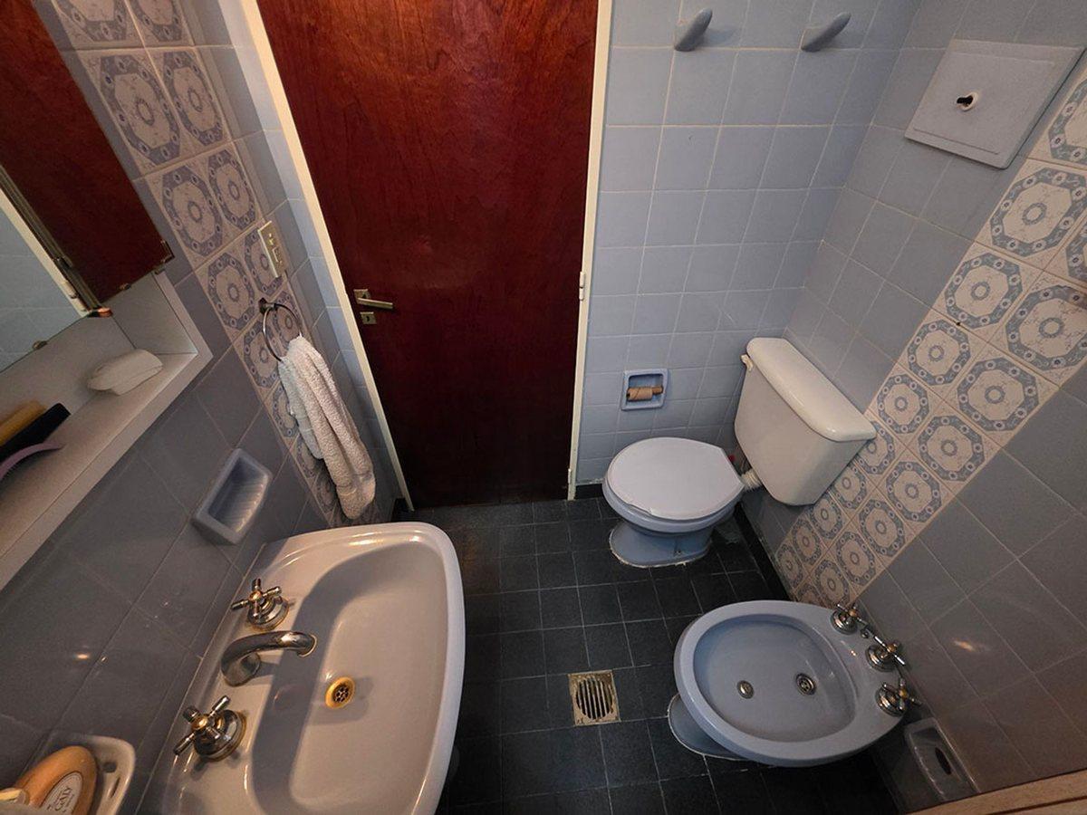 Foto de CASA EN VENTA LOS HORNOS 4 DORMITORIOS, imagen 4