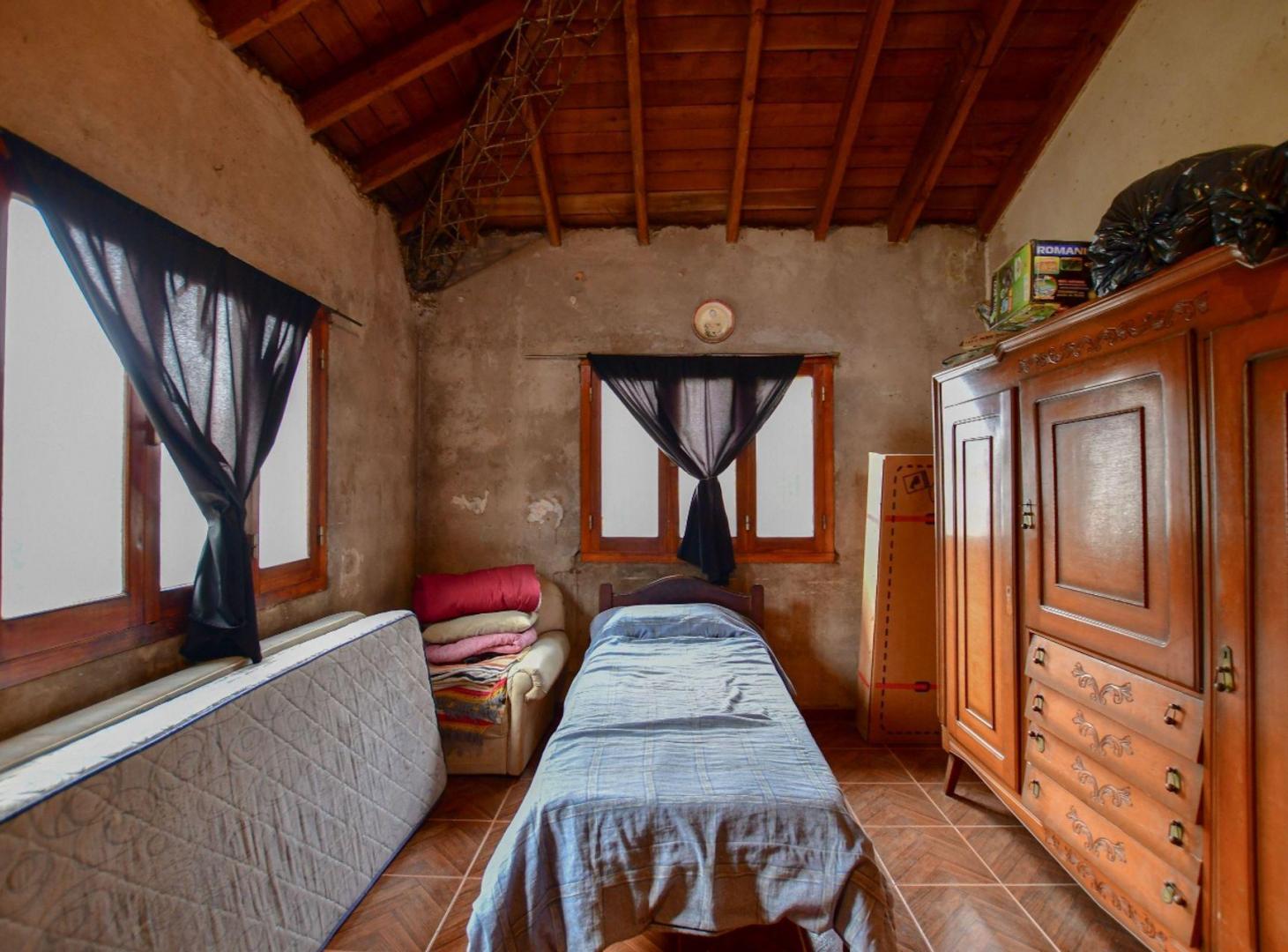 Foto de CASA EN VENTA EN LOS HORNOS APTA BANCO NACION, imagen 5