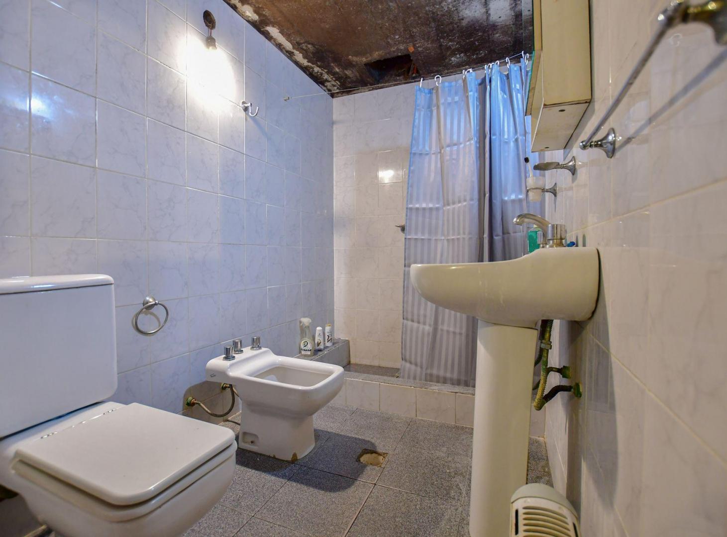 Foto de CASA EN VENTA EN LOS HORNOS APTA BANCO NACION, imagen 2