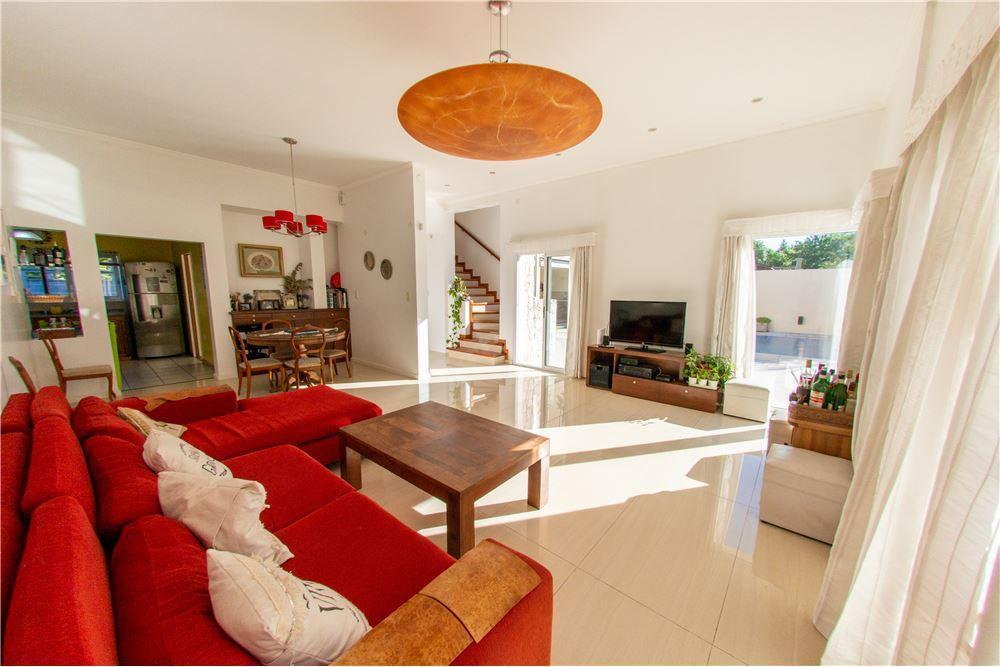 Foto de Casas en Venta Villa Elisa 4 Dormitorios Pileta, imagen 1