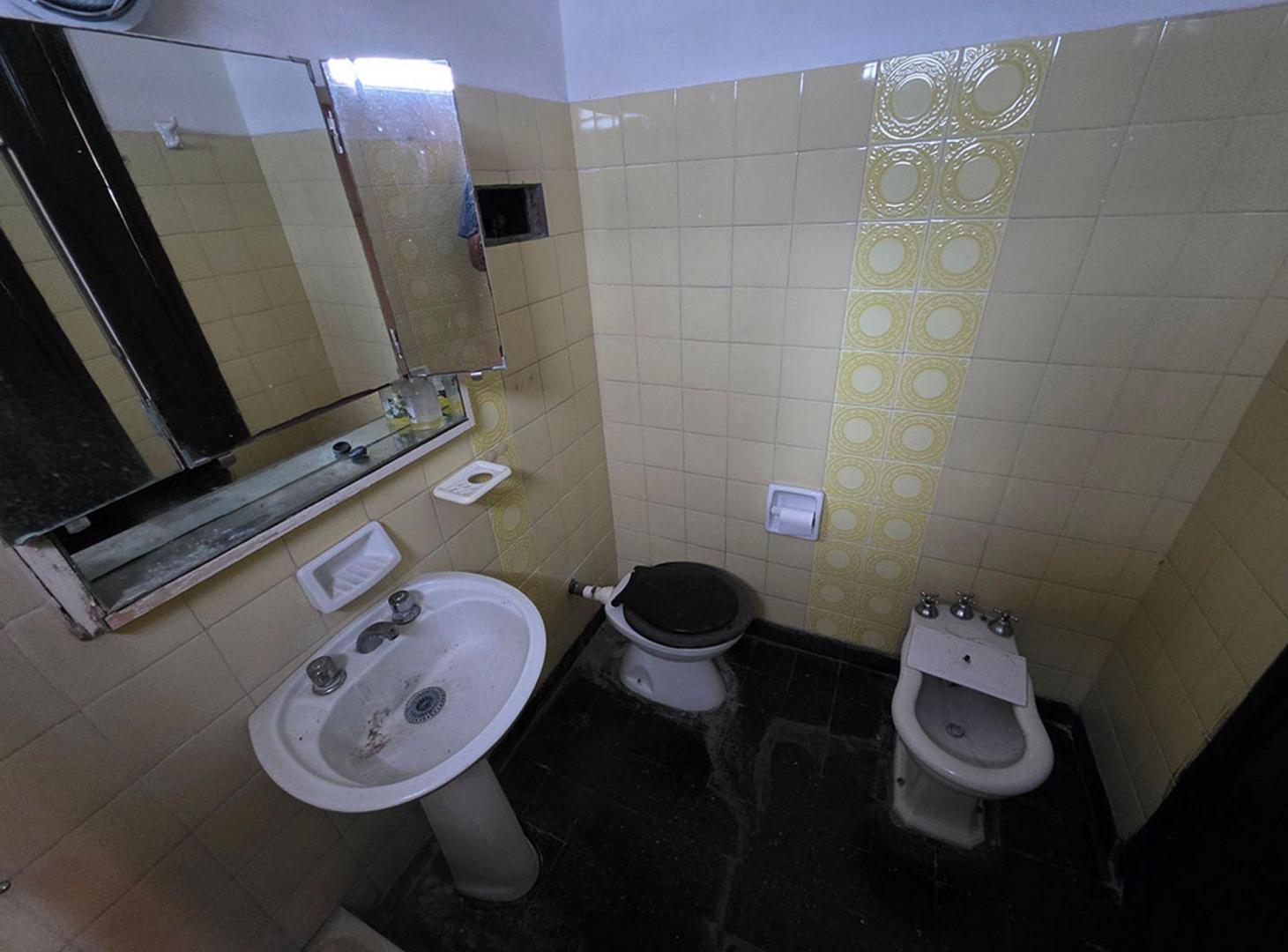 Foto de DEPARTAMENTO EN VENTA LA PLATA A RECICLAR, imagen 5