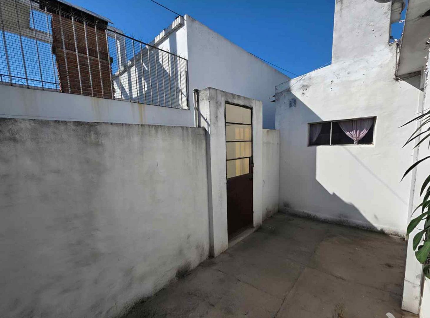 Foto de DEPARTAMENTO EN VENTA LA PLATA A RECICLAR, imagen 3