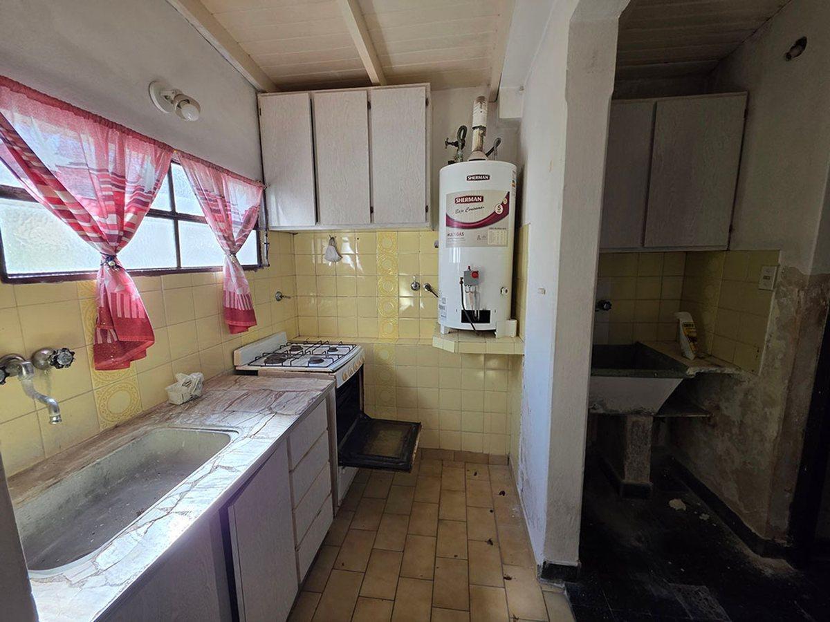 Foto de DEPARTAMENTO EN VENTA LA PLATA A RECICLAR, imagen 2