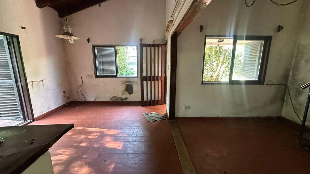 Foto de CASA VENTA GONNET 3 DORMITORIOS PATIO REFACCIONAR, imagen 3