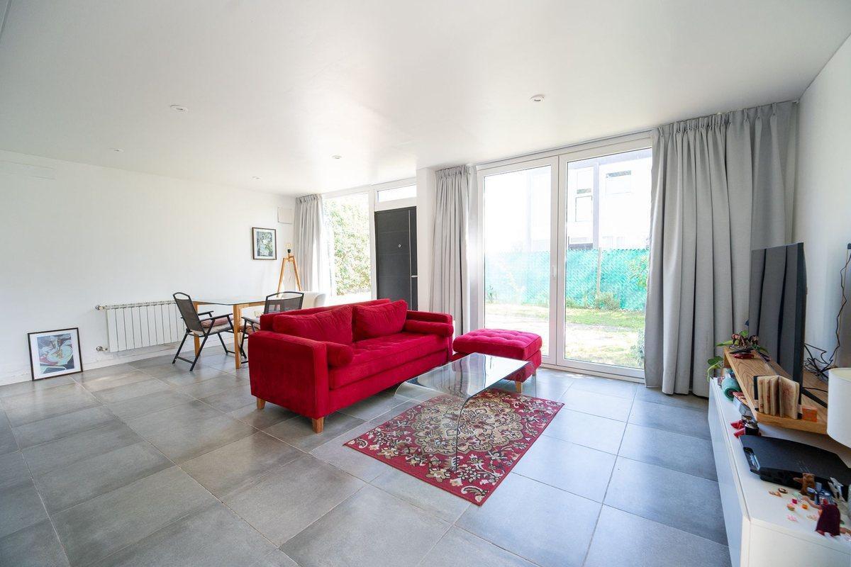 Foto de DÚPLEX EN VENTA GONNET 2 DORMITORIOS APTO BANCO, imagen 1