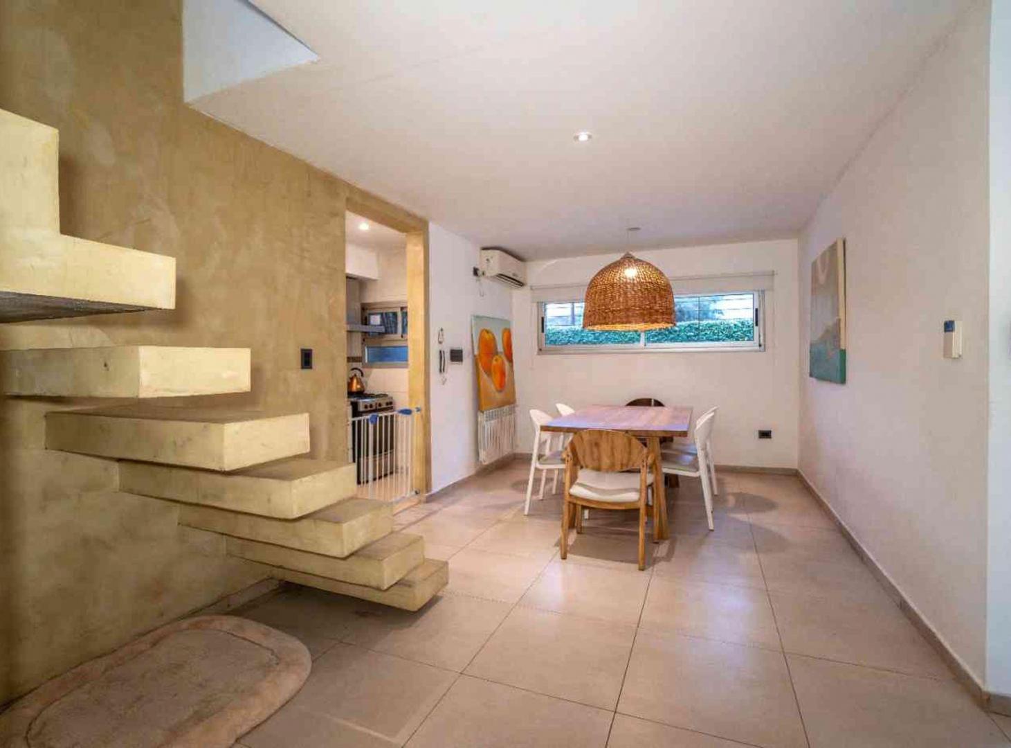 Foto de Duplex venta, City Bell. 2 dormitorios y parque, imagen 1