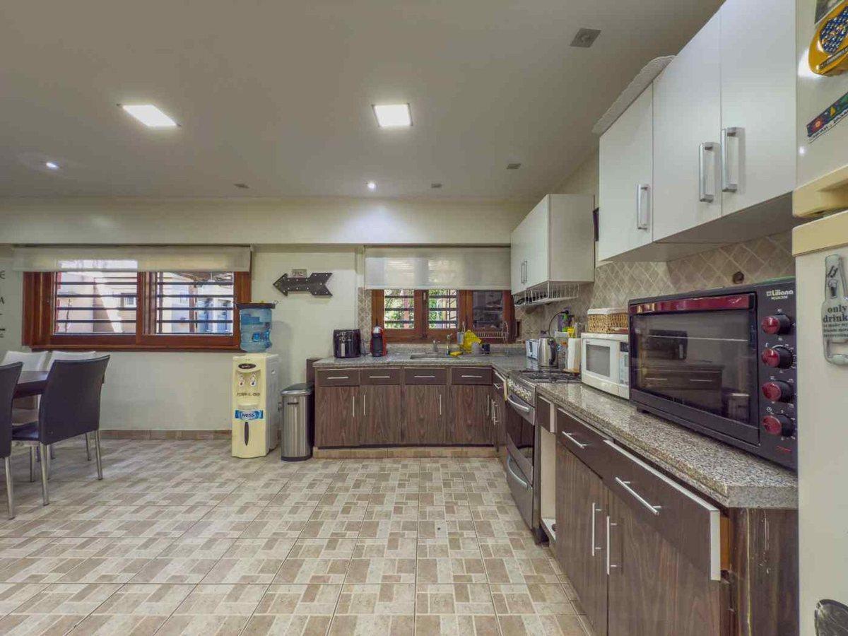 Foto de CASA EN VENTA BERAZATEGUI 4 DORMITORIOS PARQUE, imagen 1