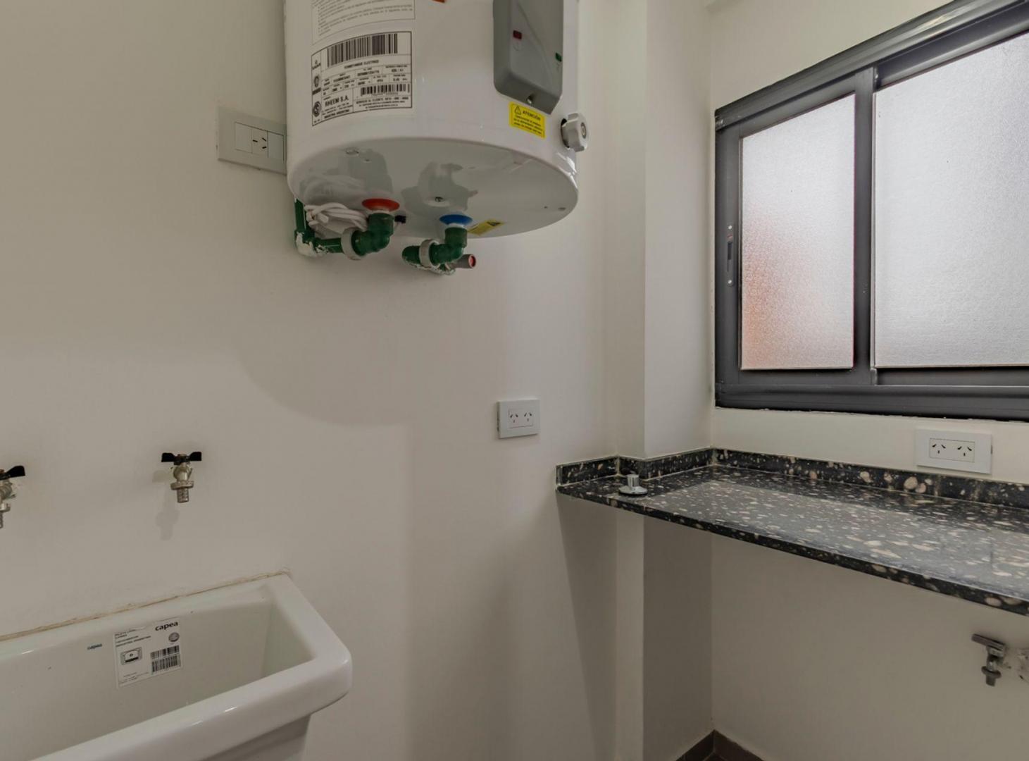 Foto de SEMIPISO EN VENTA LA PLATA CENTRO APTO BANCO, imagen 1