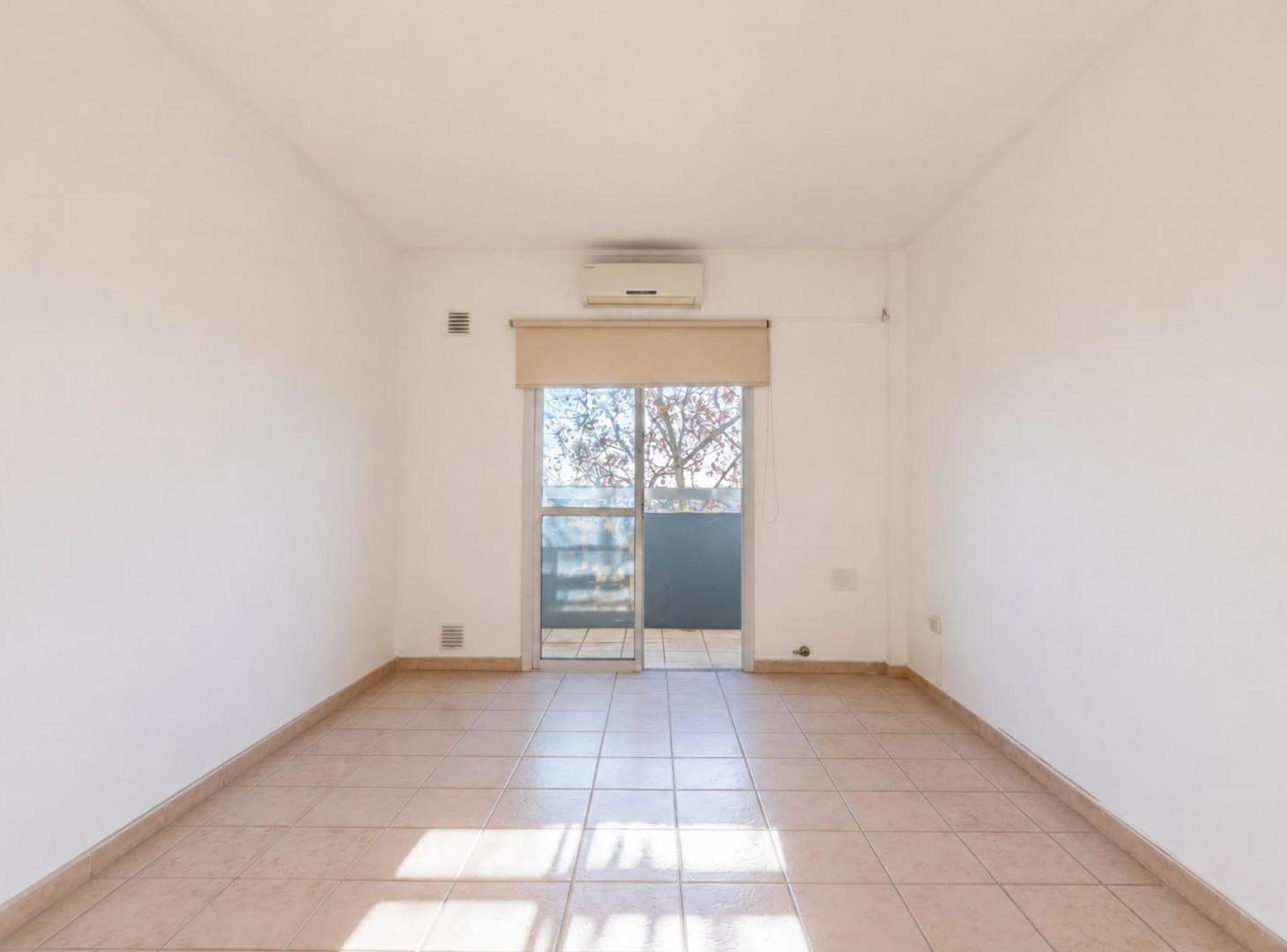 Foto de DEPARTAMENTO EN VENTA LA PLATA 1 DORMITORIO, imagen 3