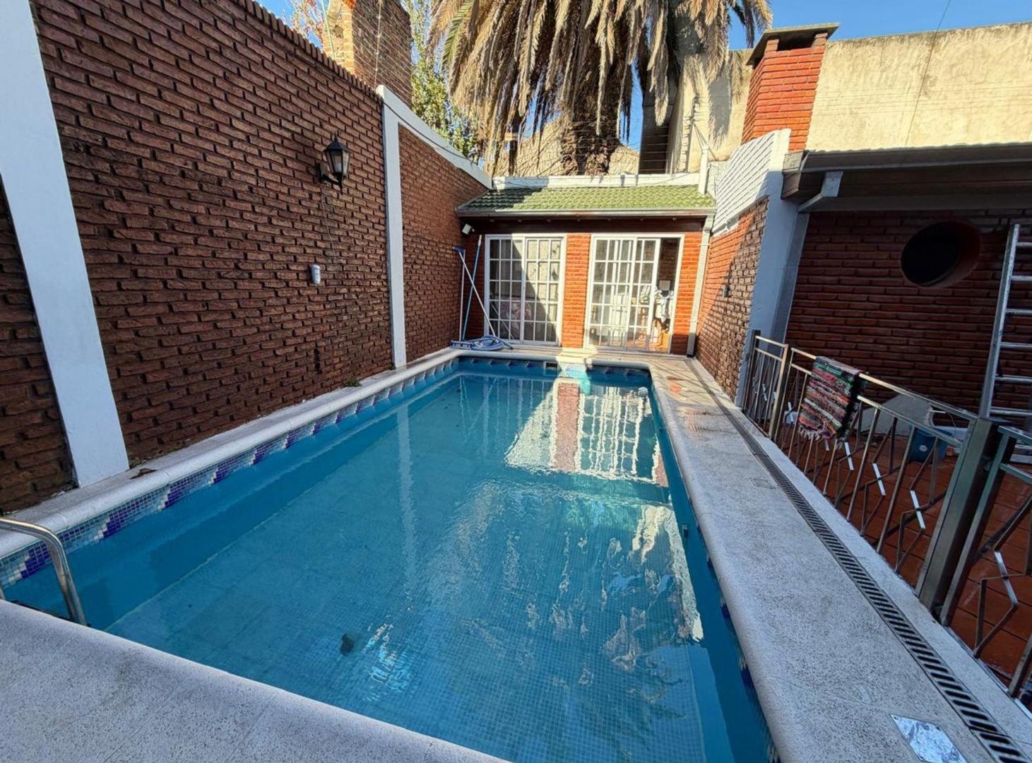 Foto de CASA EN VENTA QUILMES OESTE 7 AMBIENTES, imagen 1