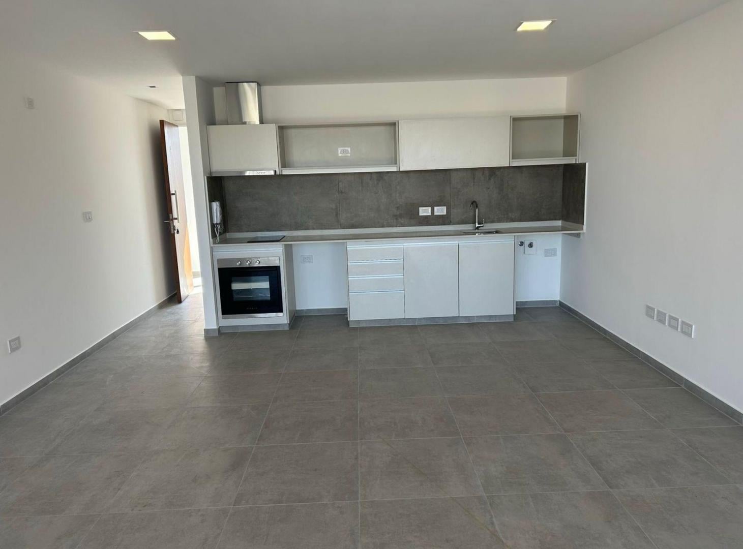 Foto de MONOAMBIENTE DE CATEGORIA EN VENTA LA PLATA, imagen 4