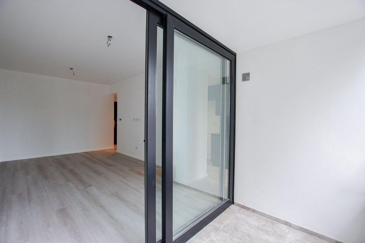 Foto de DEPARTAMENTO VENTA LA PLATA 1 DORMITORIO COCHERA, imagen 4