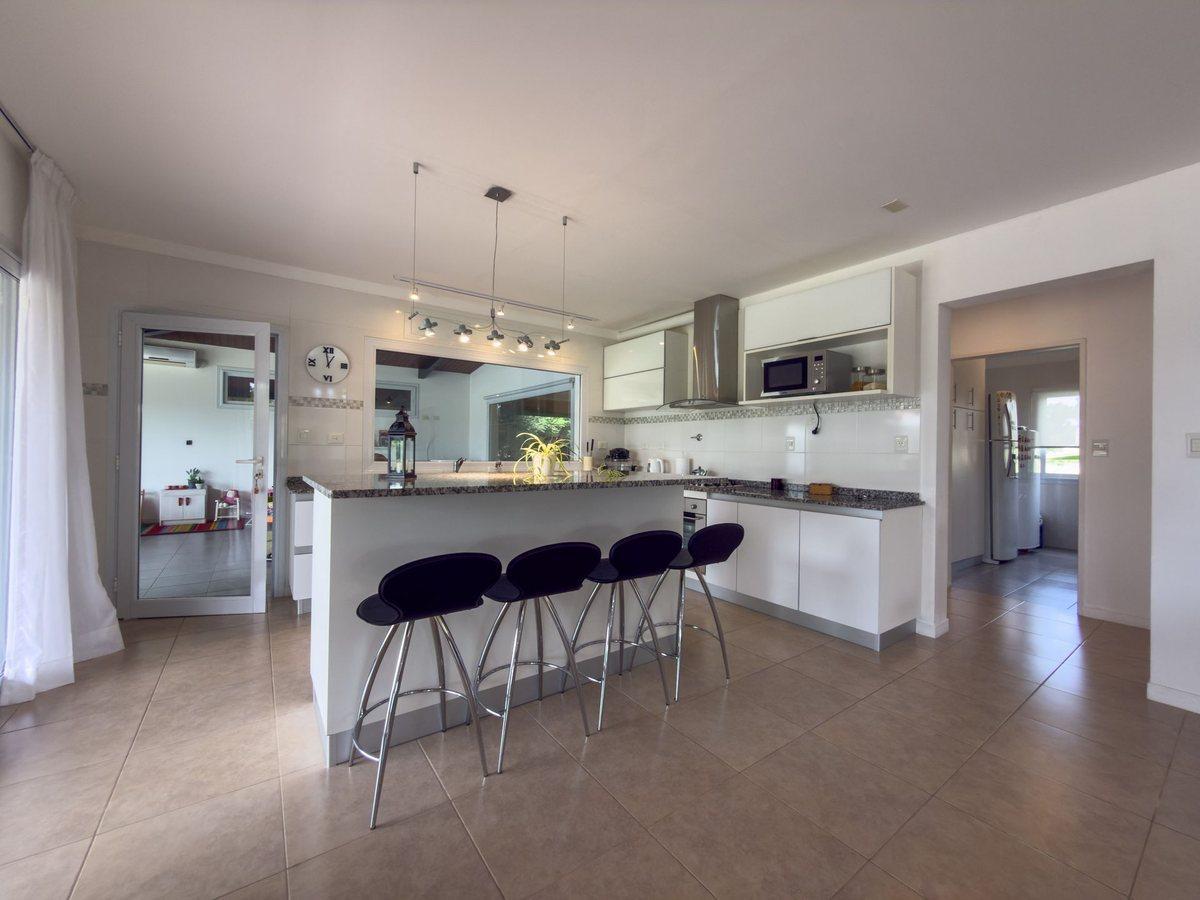 Foto de CASA EN VENTA BARRIO EL MIRADOR 6 DORMITORIOS, imagen 5