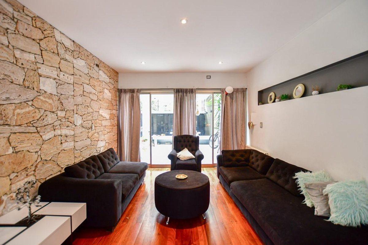 Foto de CASA EN VENTA LA PLATA PARQUE PILETA QUINCHO, imagen 1