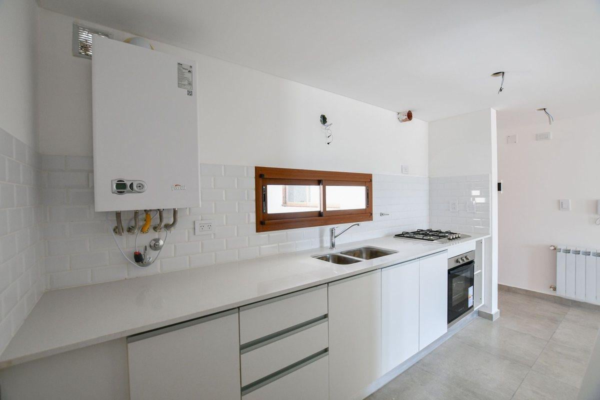 Foto de DEPARTAMENTO EN VENTA LA PLATA 1 DORMITORIO BALCON, imagen 3