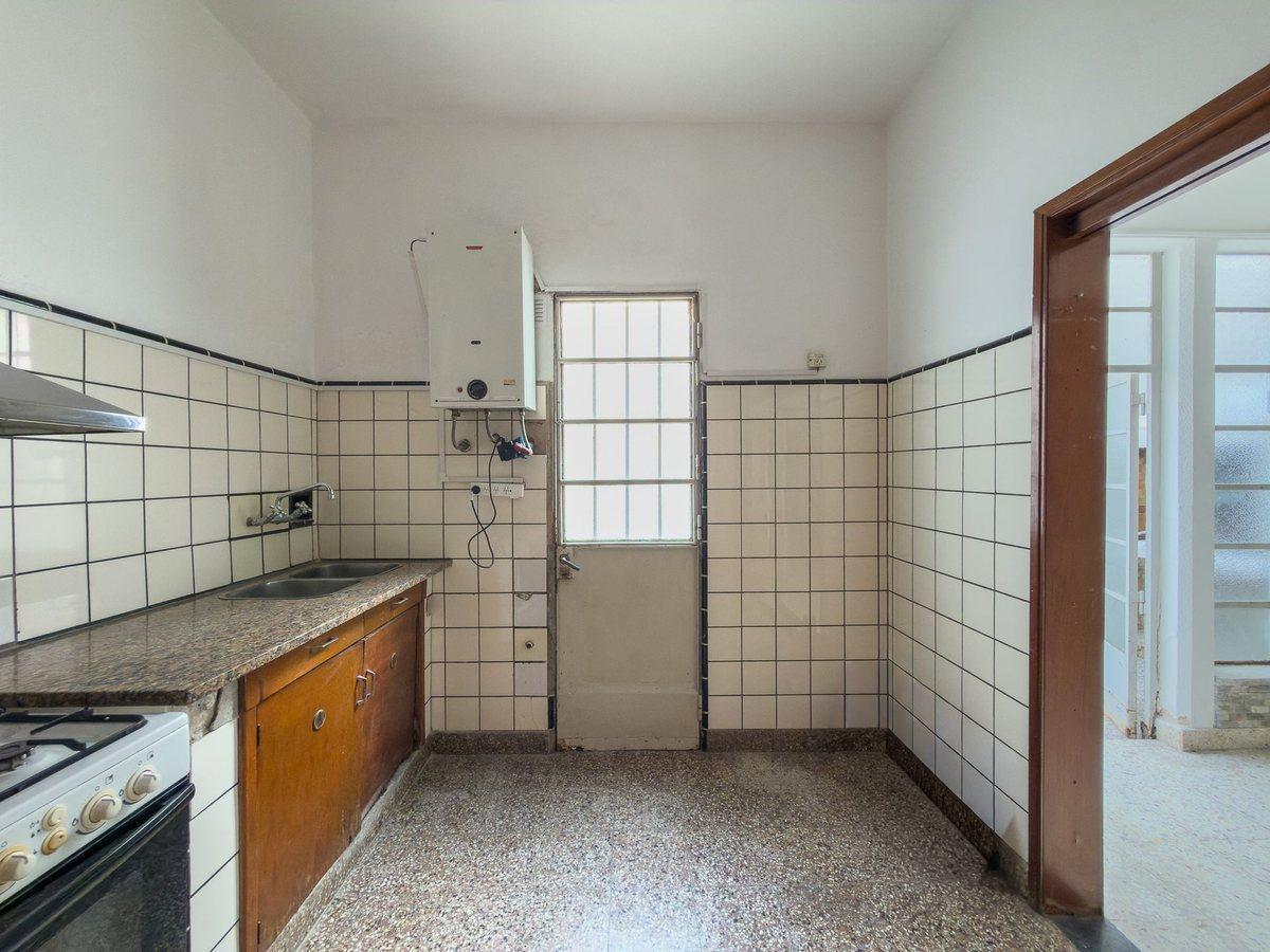 Foto de Casa Venta La Plata comercial profesional cochera, imagen 3